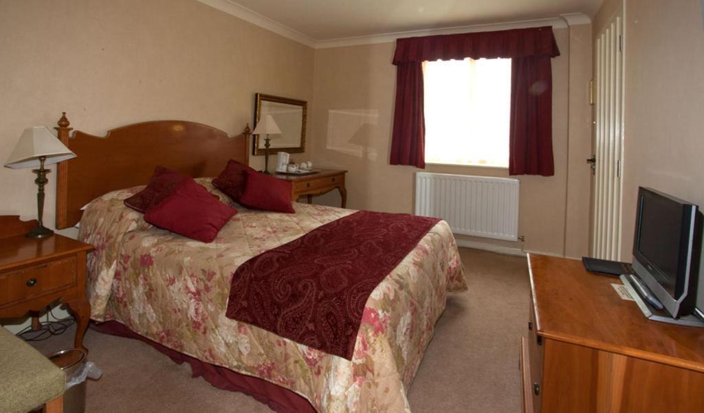 The Old Black Lion Hay-On-Wye Room photo